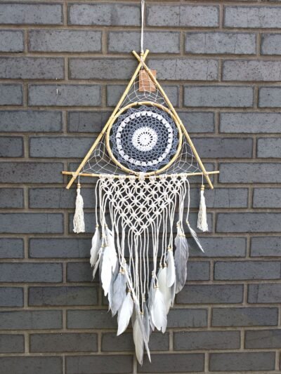 Protection Dream Cather - Lrg Macrame Pyramid White/Grey